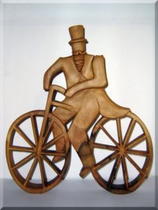 Radfahrer-Holz-Statue-Skulptur