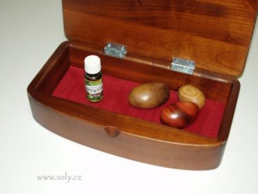 Hölzerne Schmuckschatulle aus dunklem Holz Schmuckschatullen