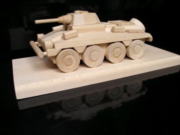 PUMA gepanzerter Personentransporter Holzspielzeug Geschenke