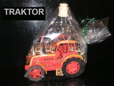 Geschenkflaschen und Alkoholglas für Traktorfahrer