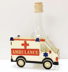 Alkoholglasflaschen, Krankenwagen, Krankenwagen, Auto, Fahrzeug