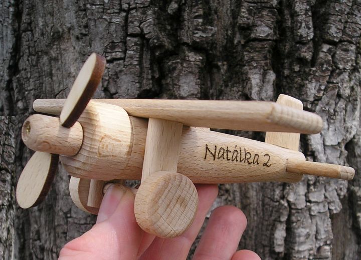 Kinderflugzeug Spielzeug  aus Holz – Holzspielzeug