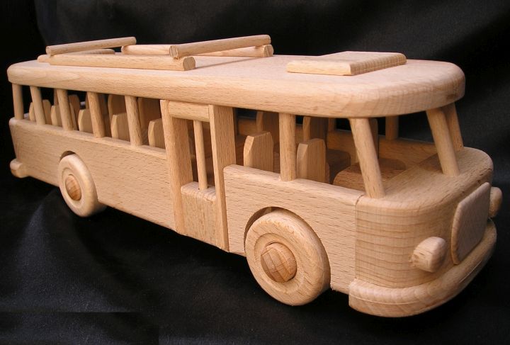 Retro Kinderspielzeugbus