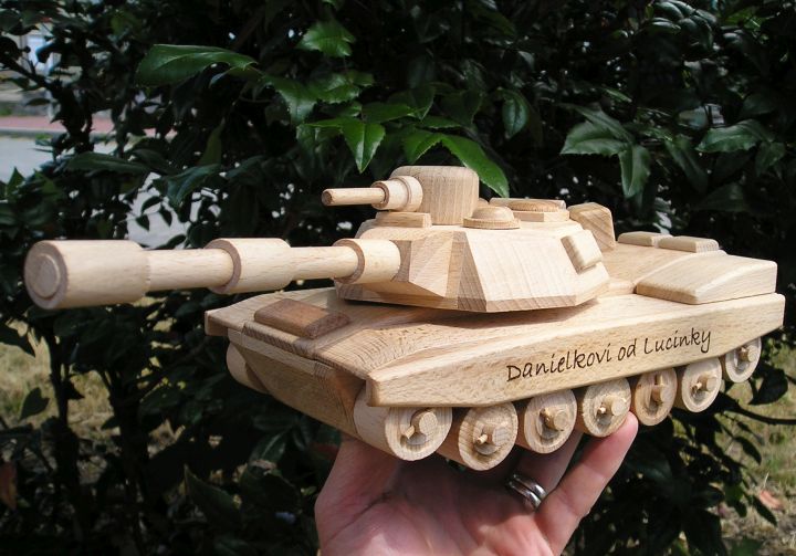 Spielzeug für Jungen Militärpanzer