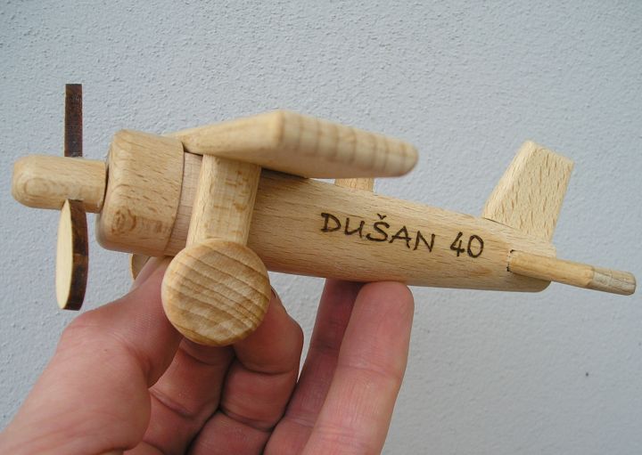 Kinderflugzeug aus Holz – Holzspielzeug