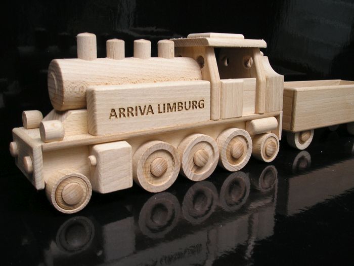 Vlaky lokomotívy | drevené darčeky | drevená hračka pre deti
