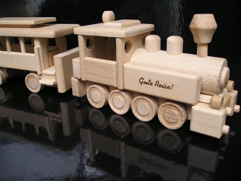Holzspielzeugzüge für Jungen