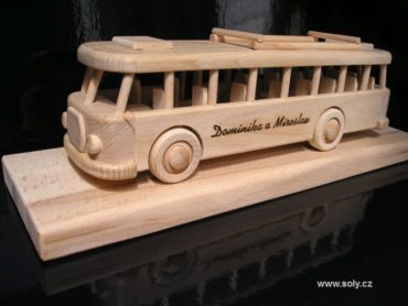Holzgeschenke für Busfahrer und Mitarbeiter von Transportunternehmen.