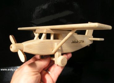 Holzspielzeug Geschenke für Piloten