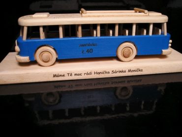 Spielzeugbus Geschenk zum Geburtstag