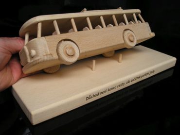 Holzgeschenke für Busfahrer und Mitarbeiter von Transportunternehmen.