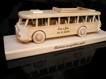 Holzspielzeug für Kinder und Geschenke für Fahrer, Fahrzeuge.