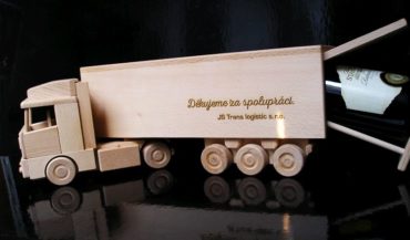 Holzgeschenk für LKW-Fahrer