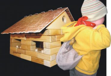 Holzgarage mit Spielzeugauto-Kit