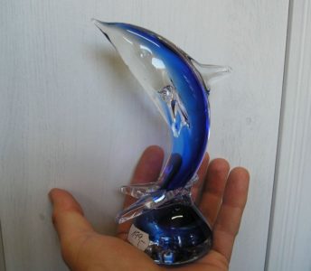 Sklenený modrý delfín, sklenené dekorácie