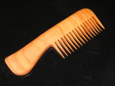 Holzkamm für Haare