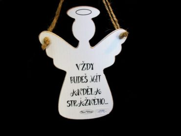 Anjel drevená dekorácia na zavesenie