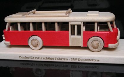 Roter Bus mit Gravur zum Geburtstag